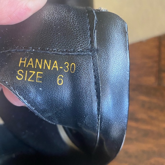 Adorable black high heel bootie, like new, worn very little. Size 6 - Picture 5 of 5